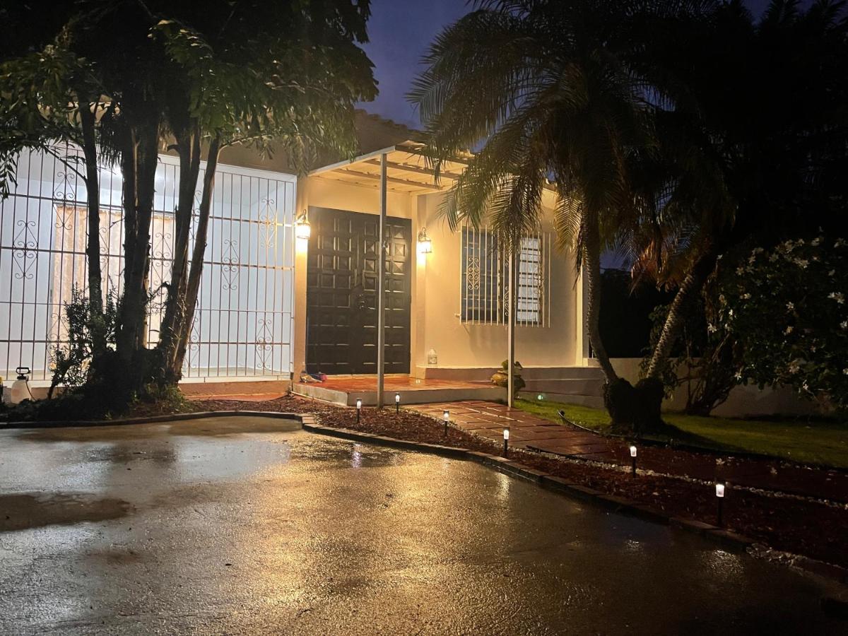 Villa Borinquen Beach House Camaceyes Exterior foto